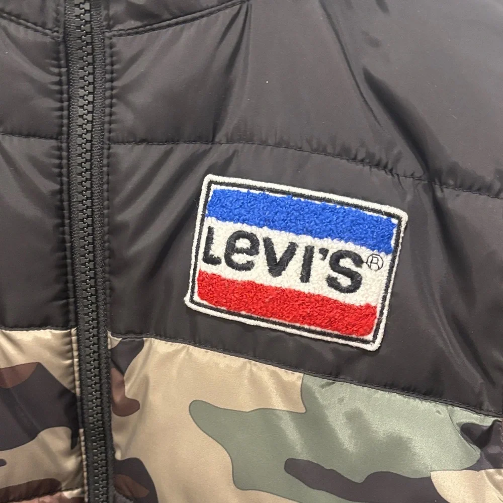 Levi's Black and Camo Hooded Puffer Jacket